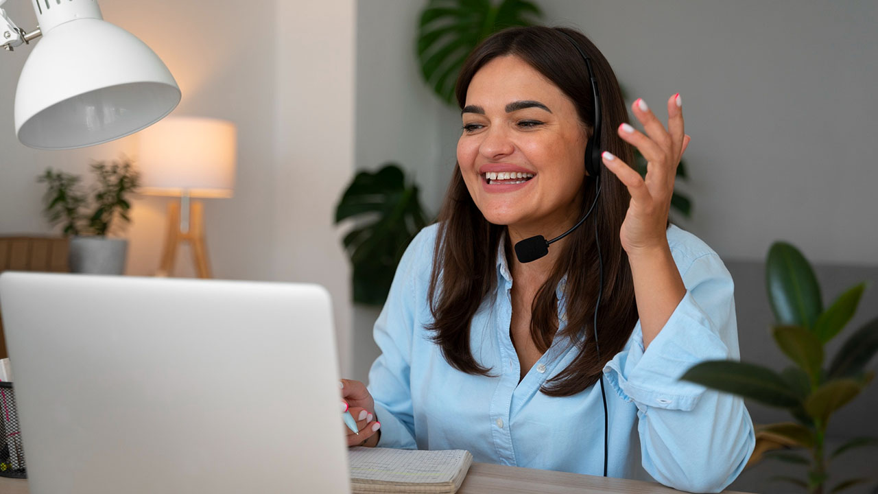 2-1-1_Virtual-Assistant_16-9_02