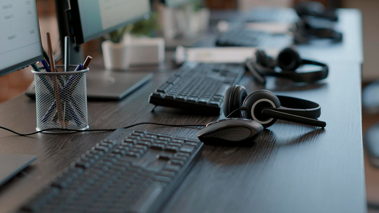 2-1-3_Call-Center_16-9_17