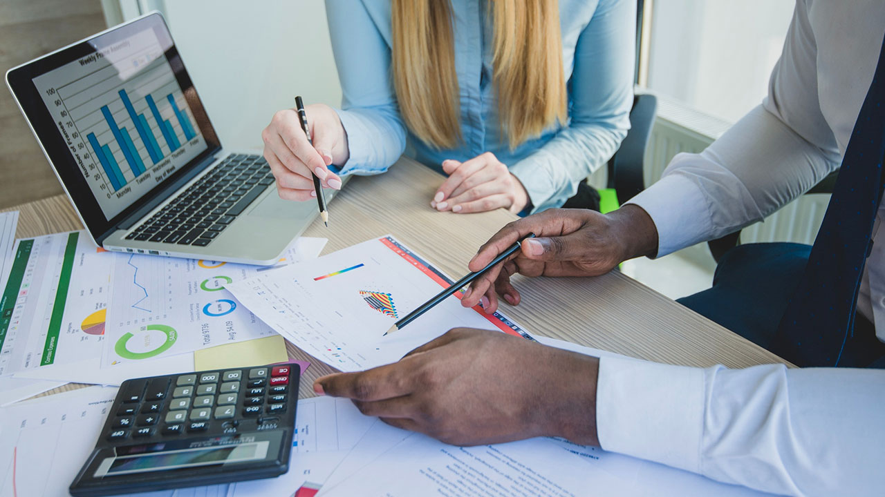 2-2-2_Finance-and-Accounting_16-9_03