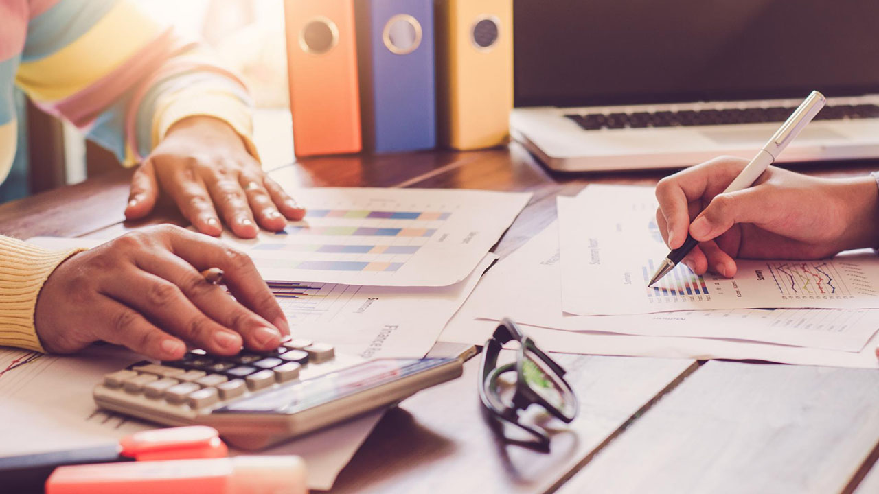 2-2-2_Finance-and-Accounting_16-9_06