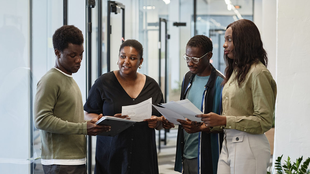 2-2-4_Human-Resources_16-9_06