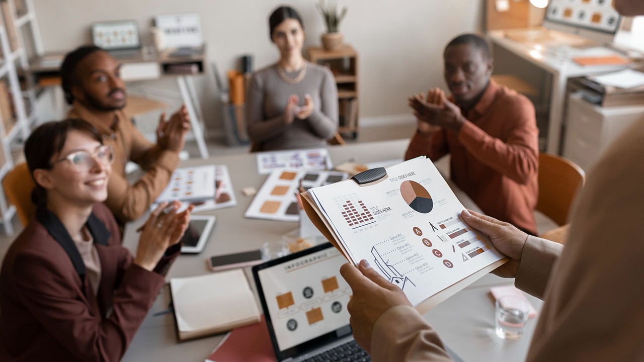 2-3_Marketing-and-Sales_16-9_02